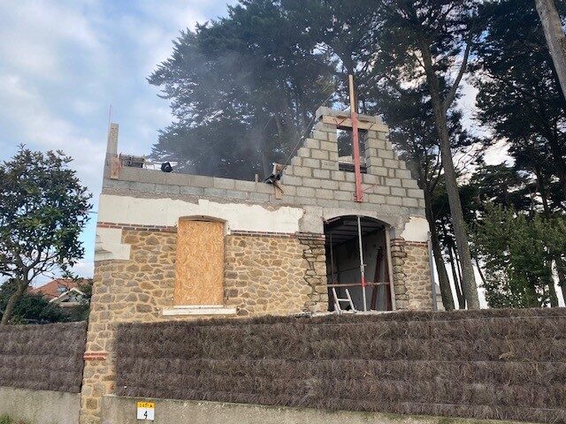 Rénovation, surélévation et création d'un sous-sol dans une villa au POULIGUEN.